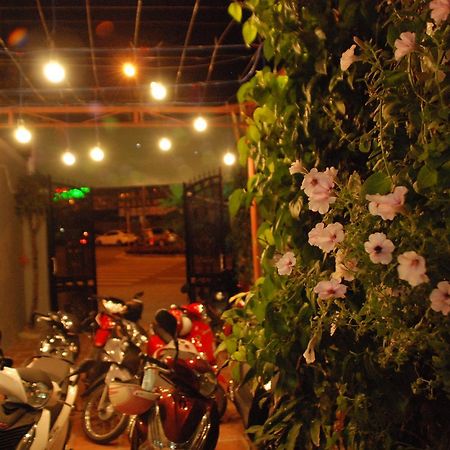 Winna Airport Hostel Дананг Экстерьер фото