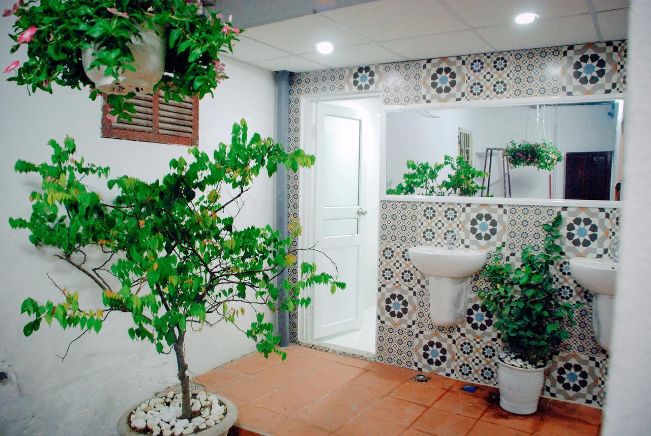 Winna Airport Hostel Дананг Экстерьер фото