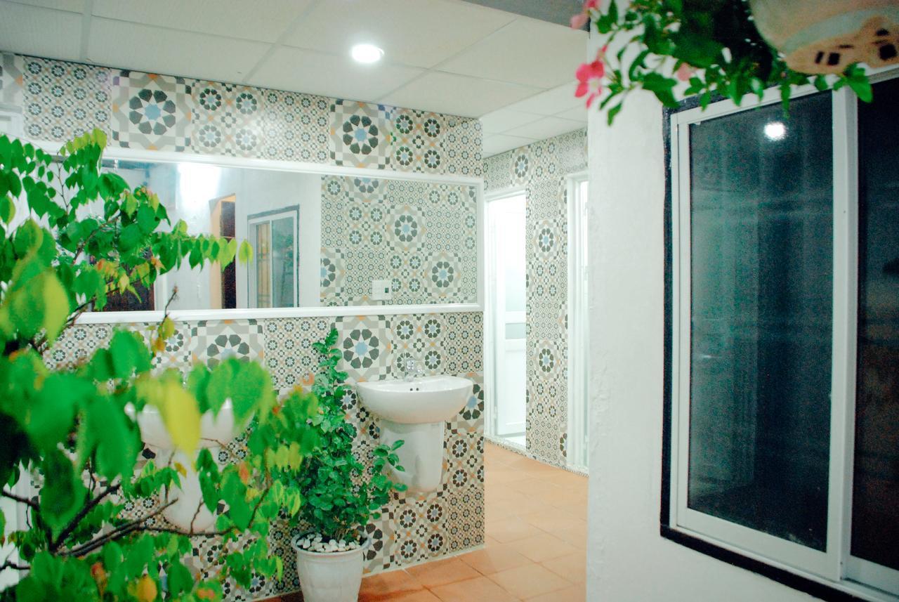 Winna Airport Hostel Дананг Экстерьер фото